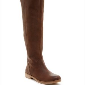 Lucky brand tall/leather boot in color nutmeg